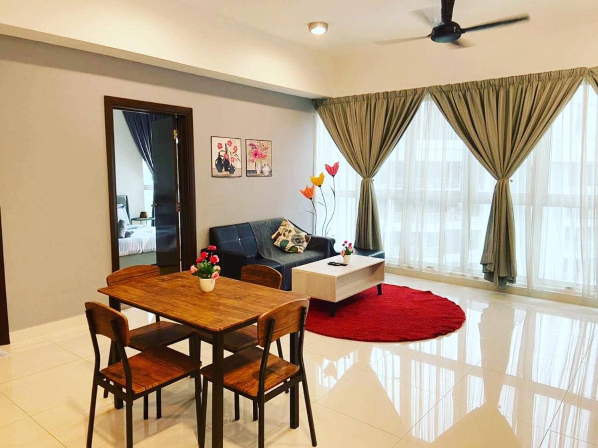 Regalia Suites Klcc View Rooftop Infinity Pool By Angkasa Homes Kuala Lumpur Ngoại thất bức ảnh