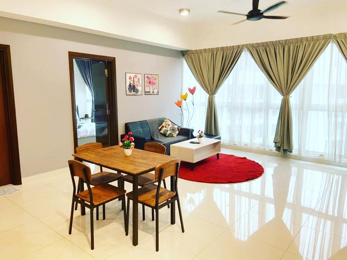 Regalia Suites Klcc View Rooftop Infinity Pool By Angkasa Homes Kuala Lumpur Ngoại thất bức ảnh