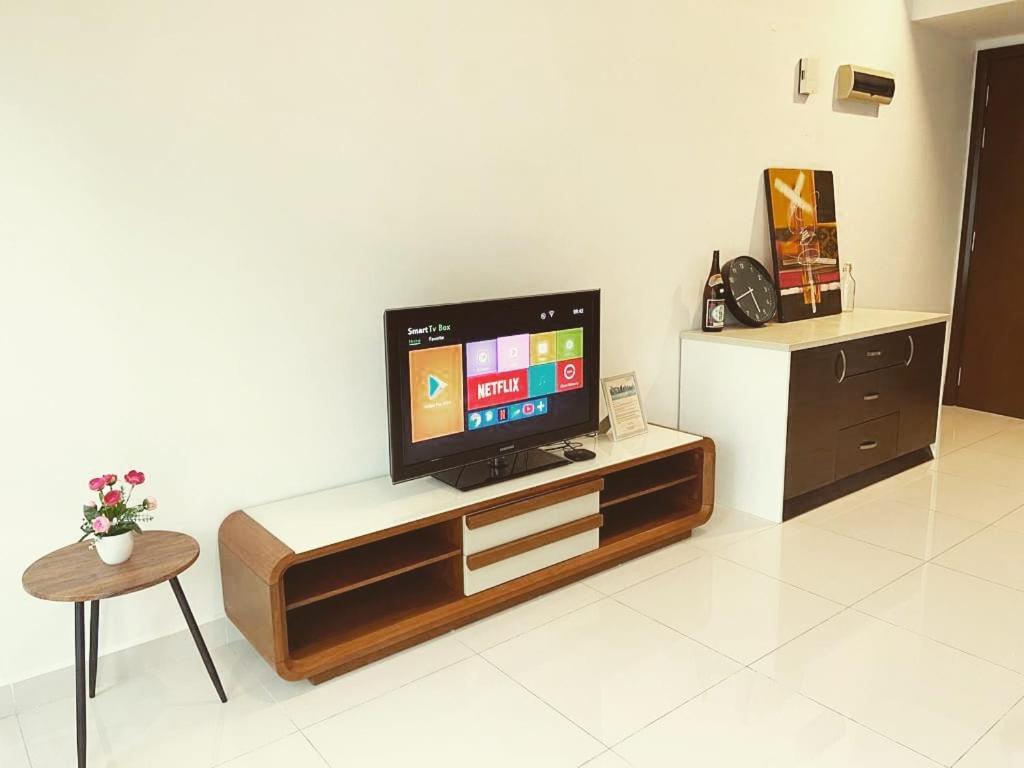 Regalia Suites Klcc View Rooftop Infinity Pool By Angkasa Homes Kuala Lumpur Ngoại thất bức ảnh