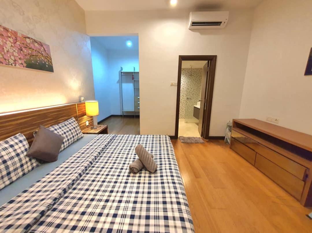 Regalia Suites Klcc View Rooftop Infinity Pool By Angkasa Homes Kuala Lumpur Ngoại thất bức ảnh
