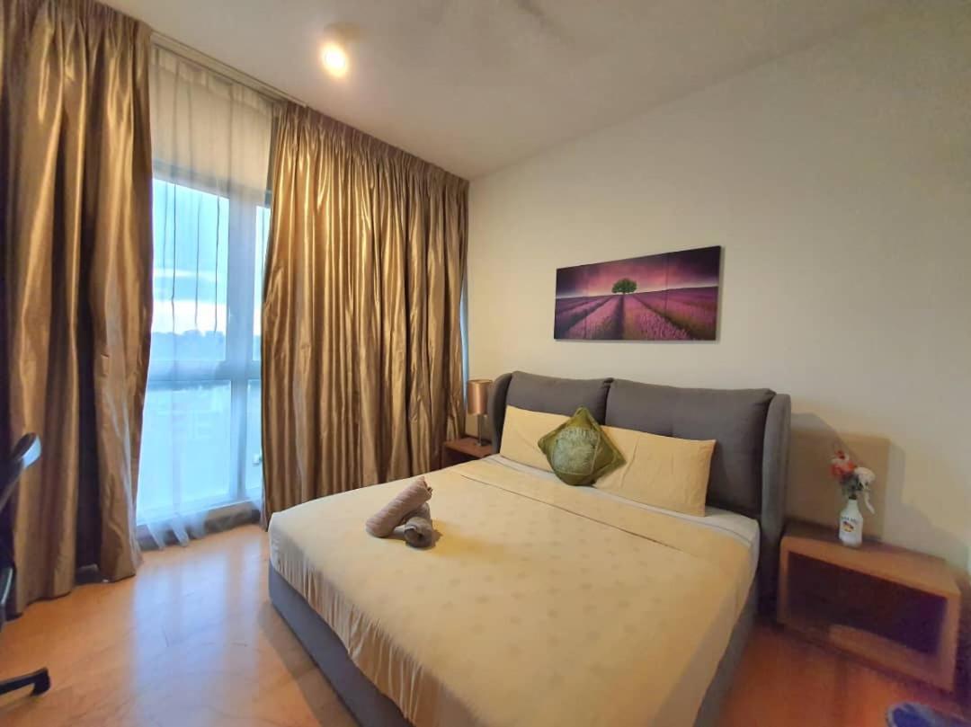 Regalia Suites Klcc View Rooftop Infinity Pool By Angkasa Homes Kuala Lumpur Ngoại thất bức ảnh