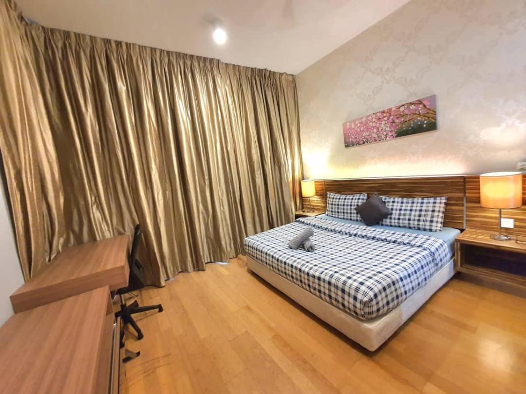 Regalia Suites Klcc View Rooftop Infinity Pool By Angkasa Homes Kuala Lumpur Ngoại thất bức ảnh