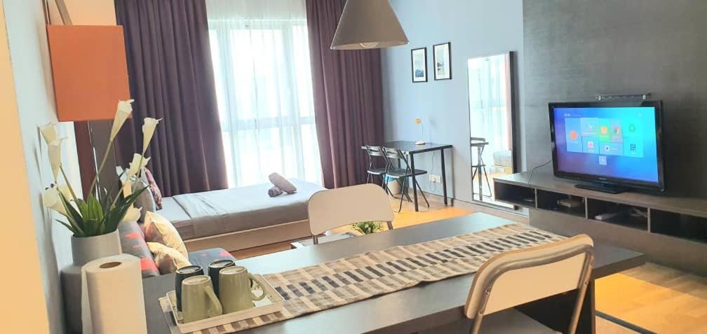 Regalia Suites Klcc View Rooftop Infinity Pool By Angkasa Homes Kuala Lumpur Ngoại thất bức ảnh