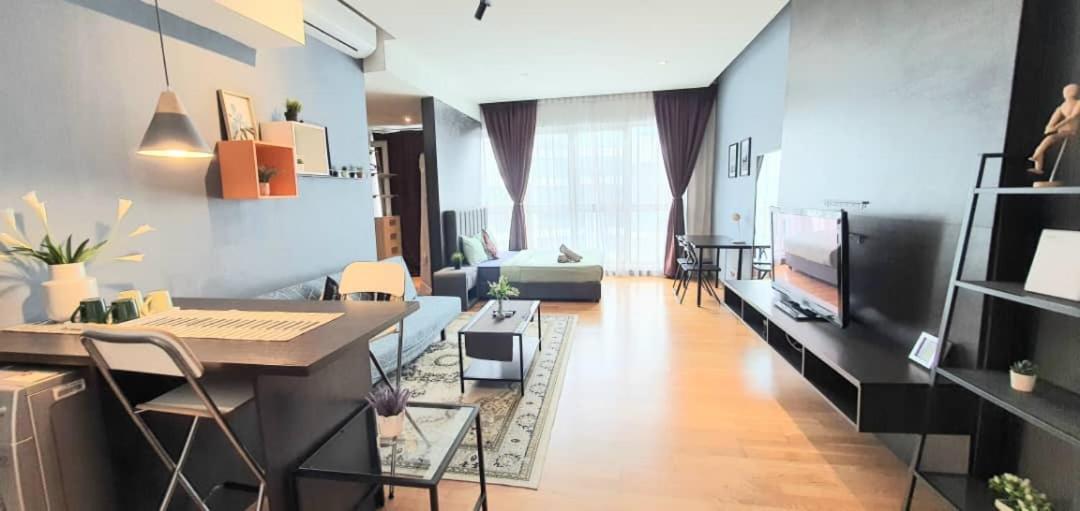 Regalia Suites Klcc View Rooftop Infinity Pool By Angkasa Homes Kuala Lumpur Ngoại thất bức ảnh