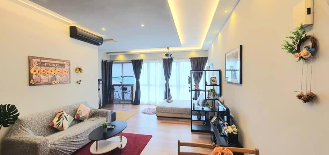 Regalia Suites Klcc View Rooftop Infinity Pool By Angkasa Homes Kuala Lumpur Ngoại thất bức ảnh